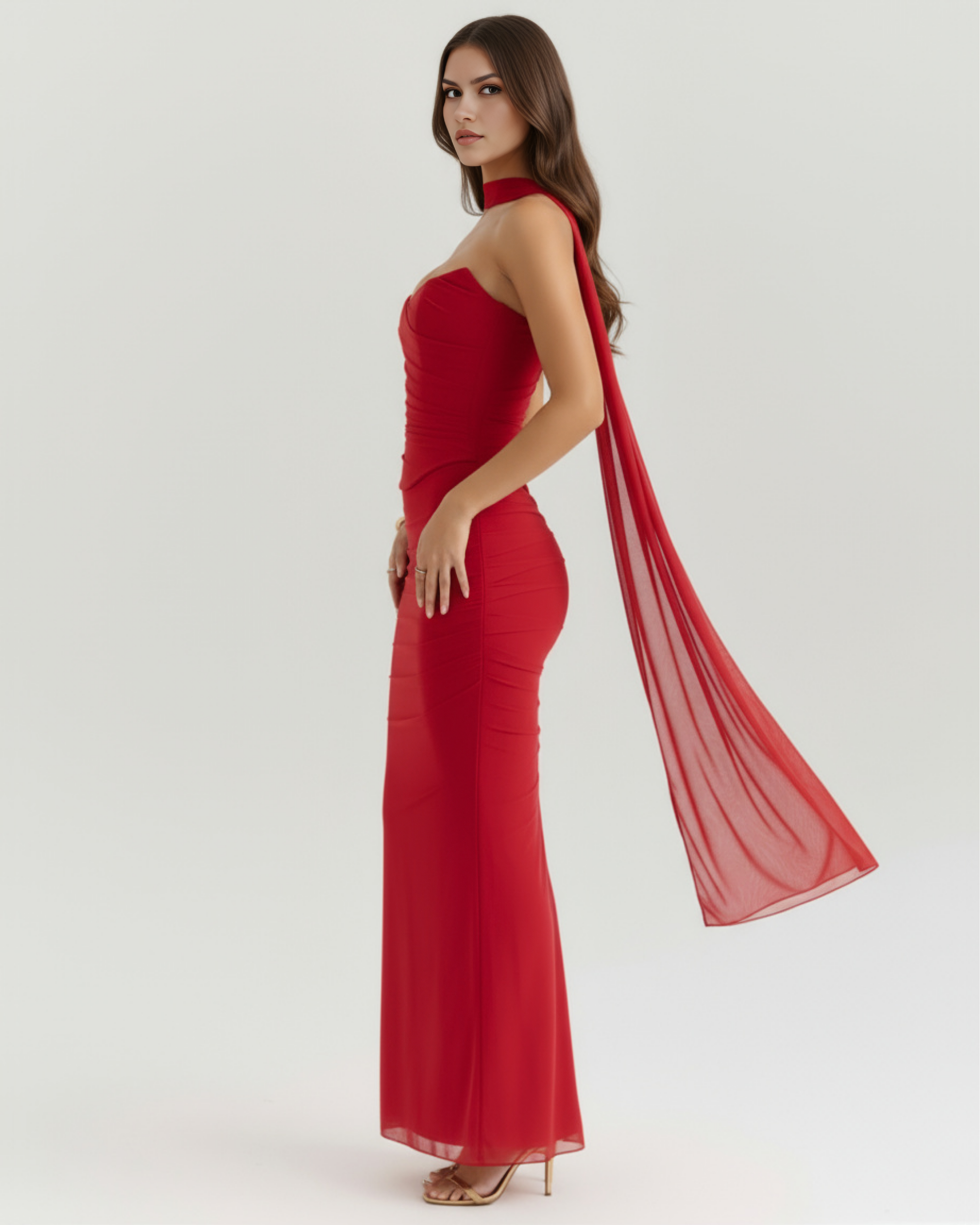 Vestido largo ajustado con choker