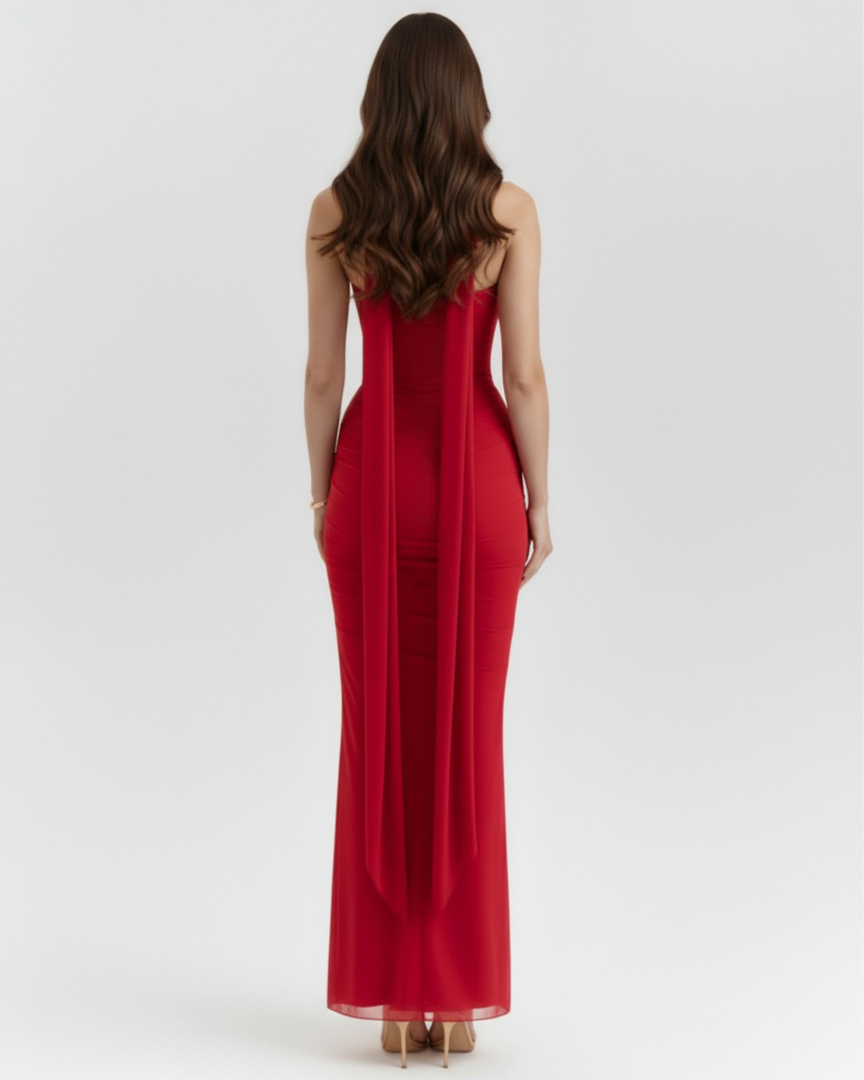 Vestido largo ajustado con choker