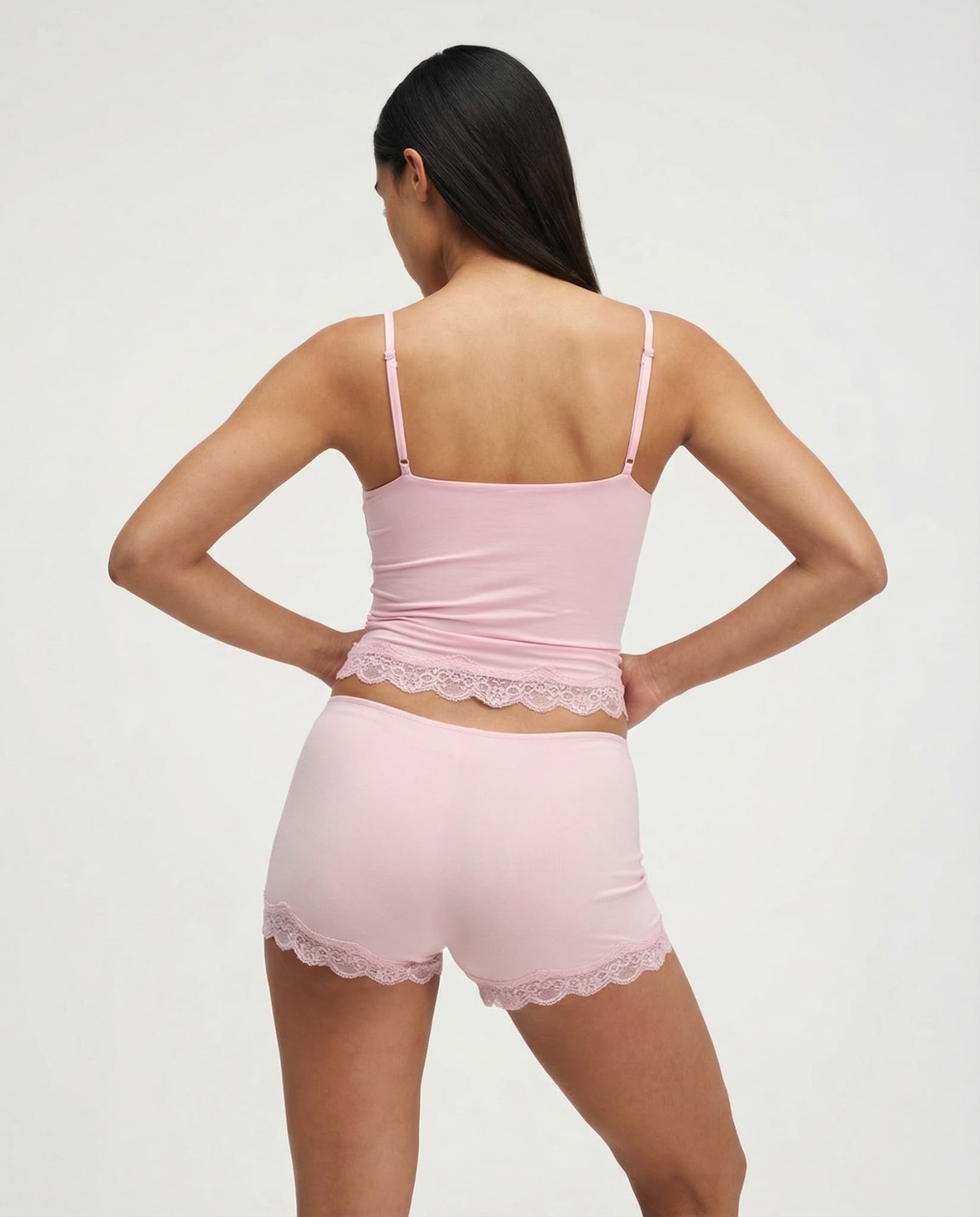 Conjunto lencero suave con encaje