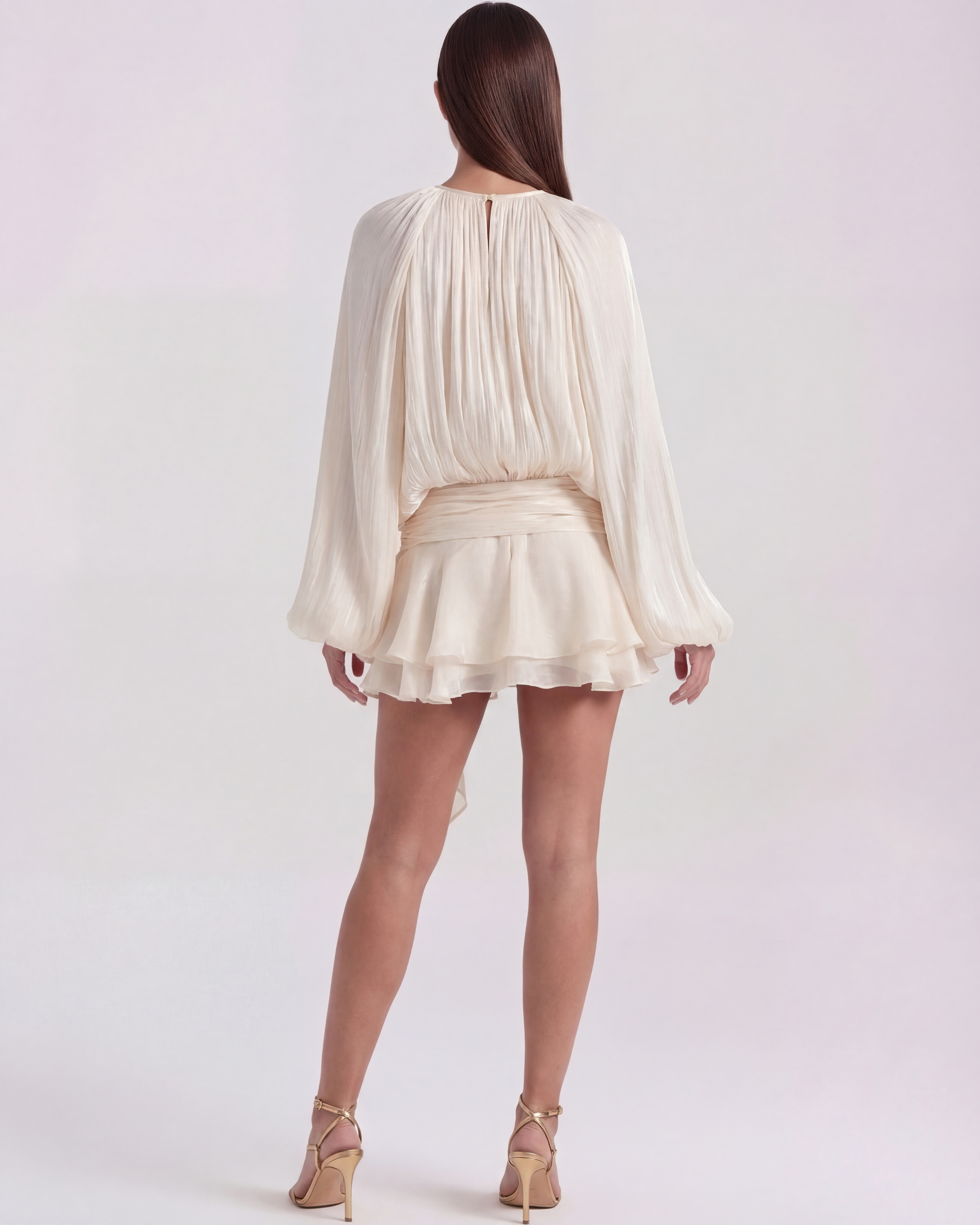 Vestido corto fluido con manga abullonada