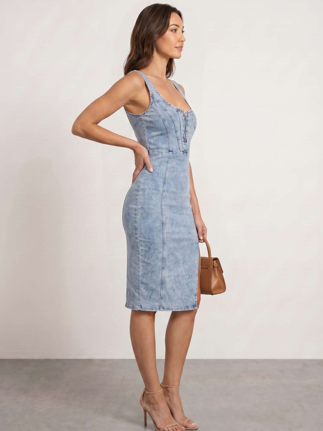 Vestido vaquero con abertura
