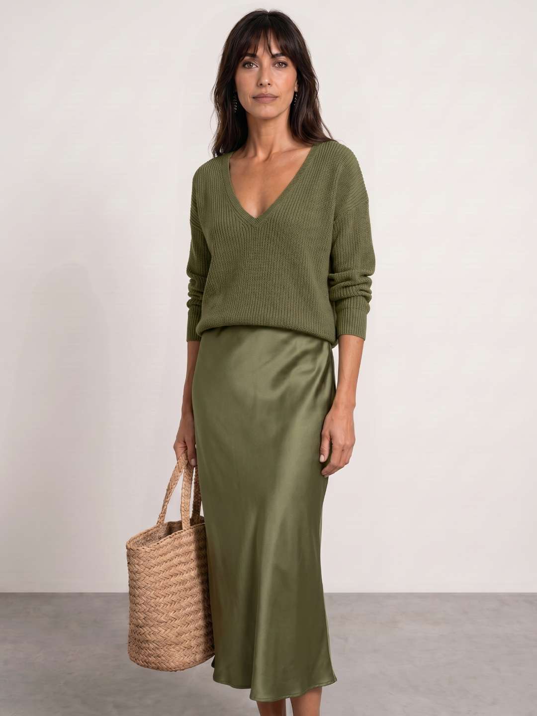 Vestido midi de satén con jersey incluido