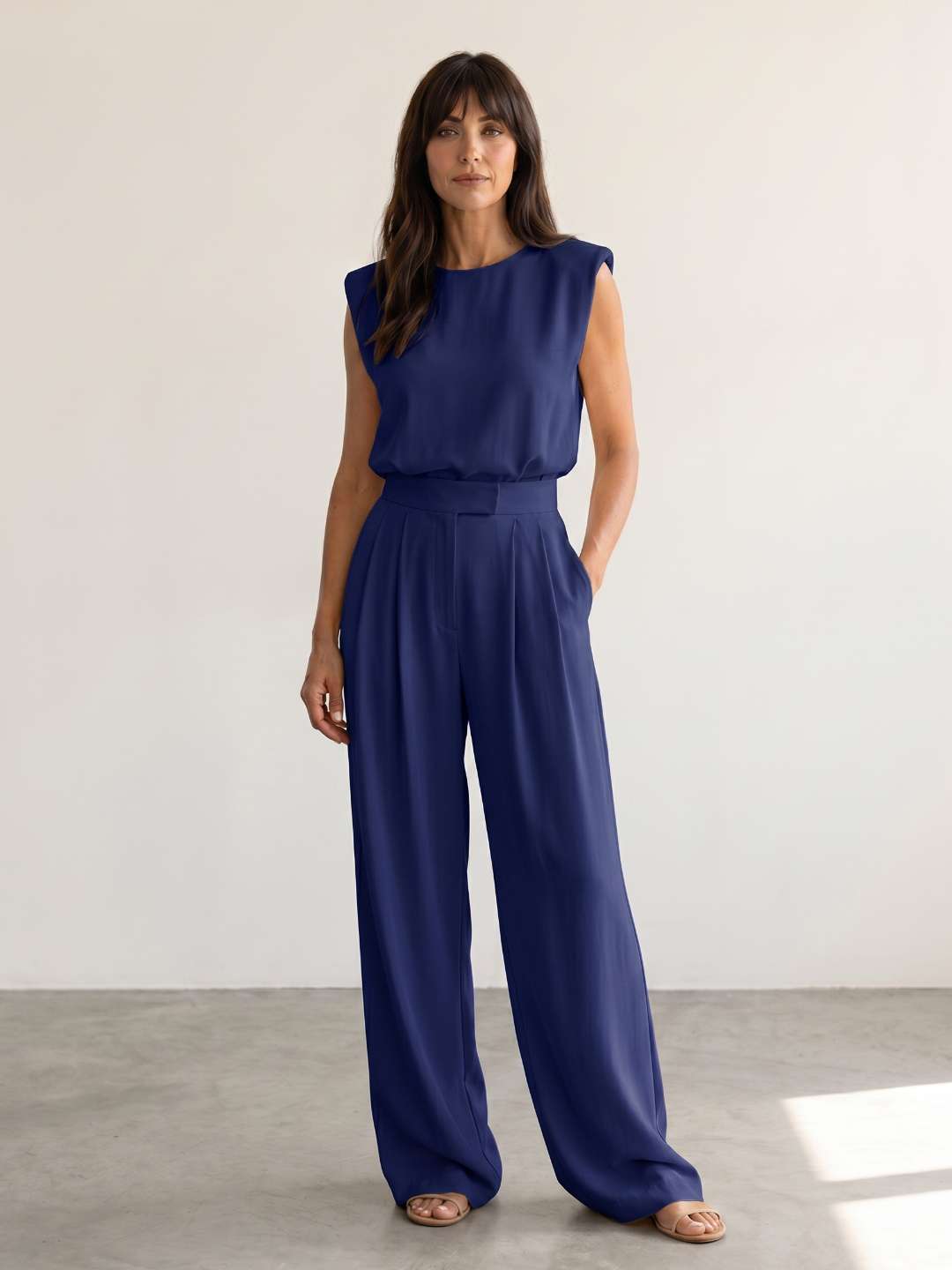 Conjunto fluido de top estructurado y pantalón ancho