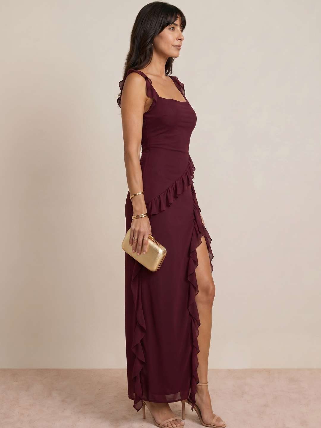Vestido asimétrico con volantes