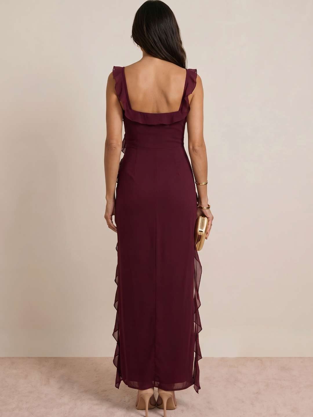 Vestido asimétrico con volantes