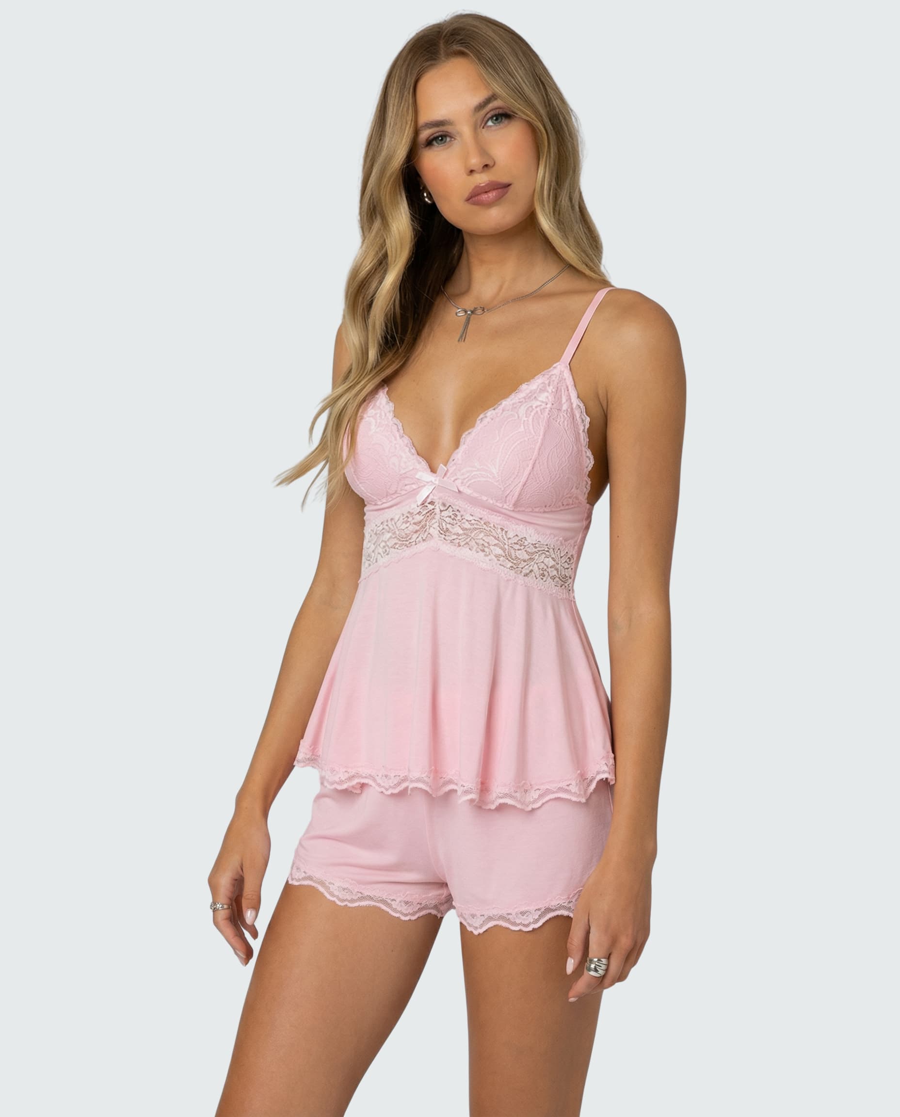 Conjunto lencero con encaje