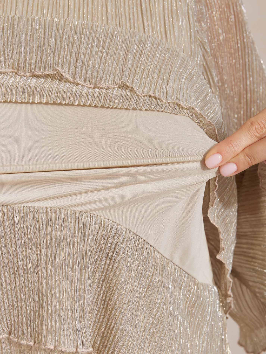 Blusa asimétrica de gasa plisada metalizada con capas - Nhaura