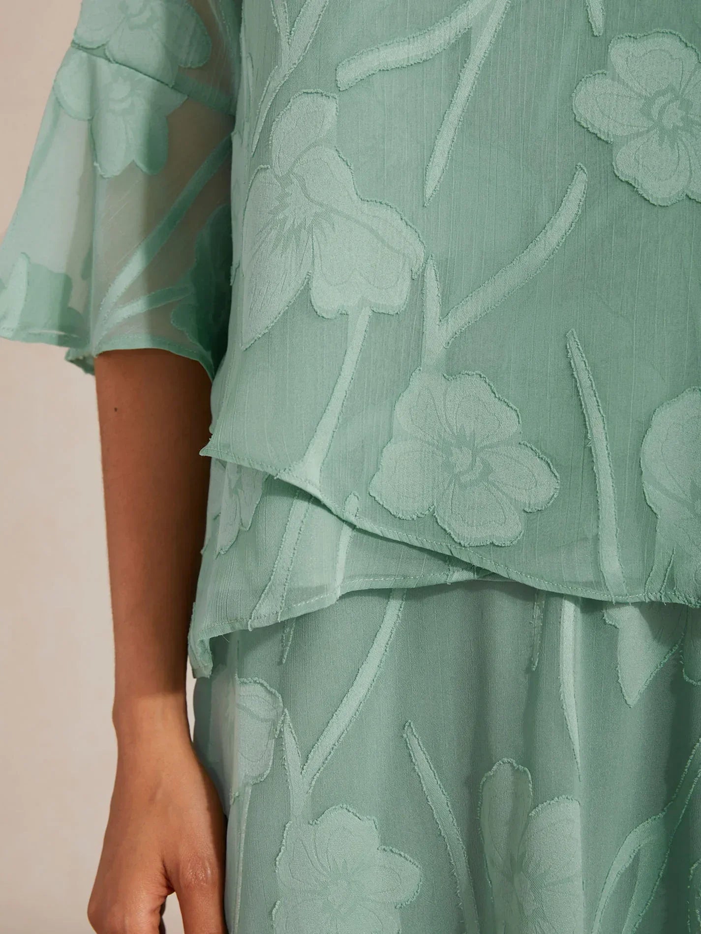 Blusa elegante de gasa con bajo asimétrico - Nhaura