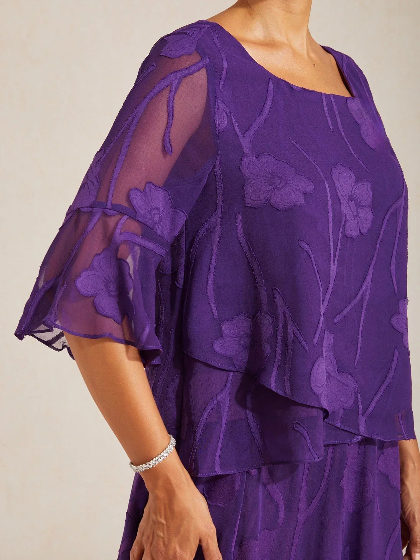 Blusa elegante de gasa con bajo asimétrico - Nhaura