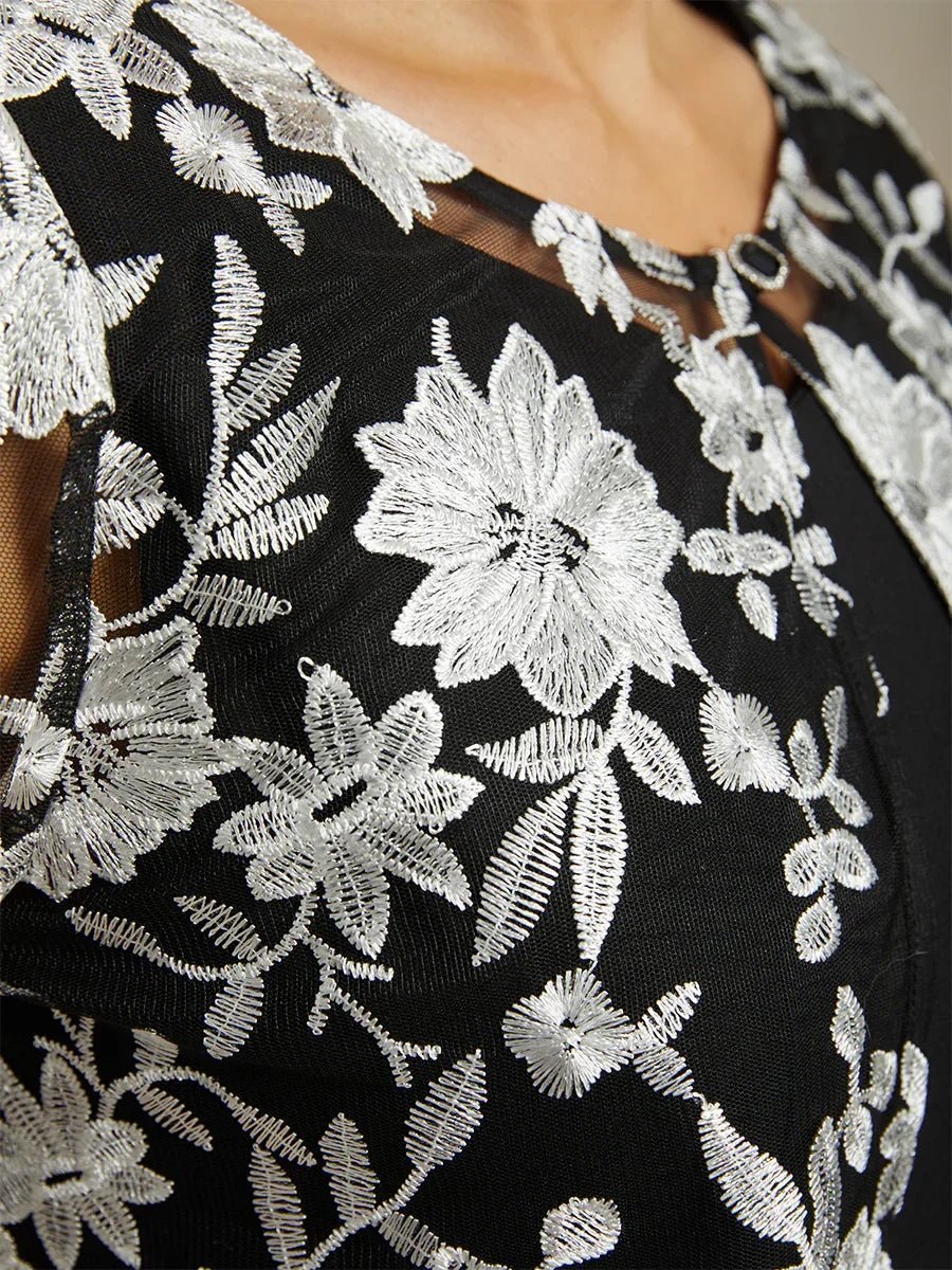 Chaqueta de encaje floral bordado con borde festoneado - Nhaura