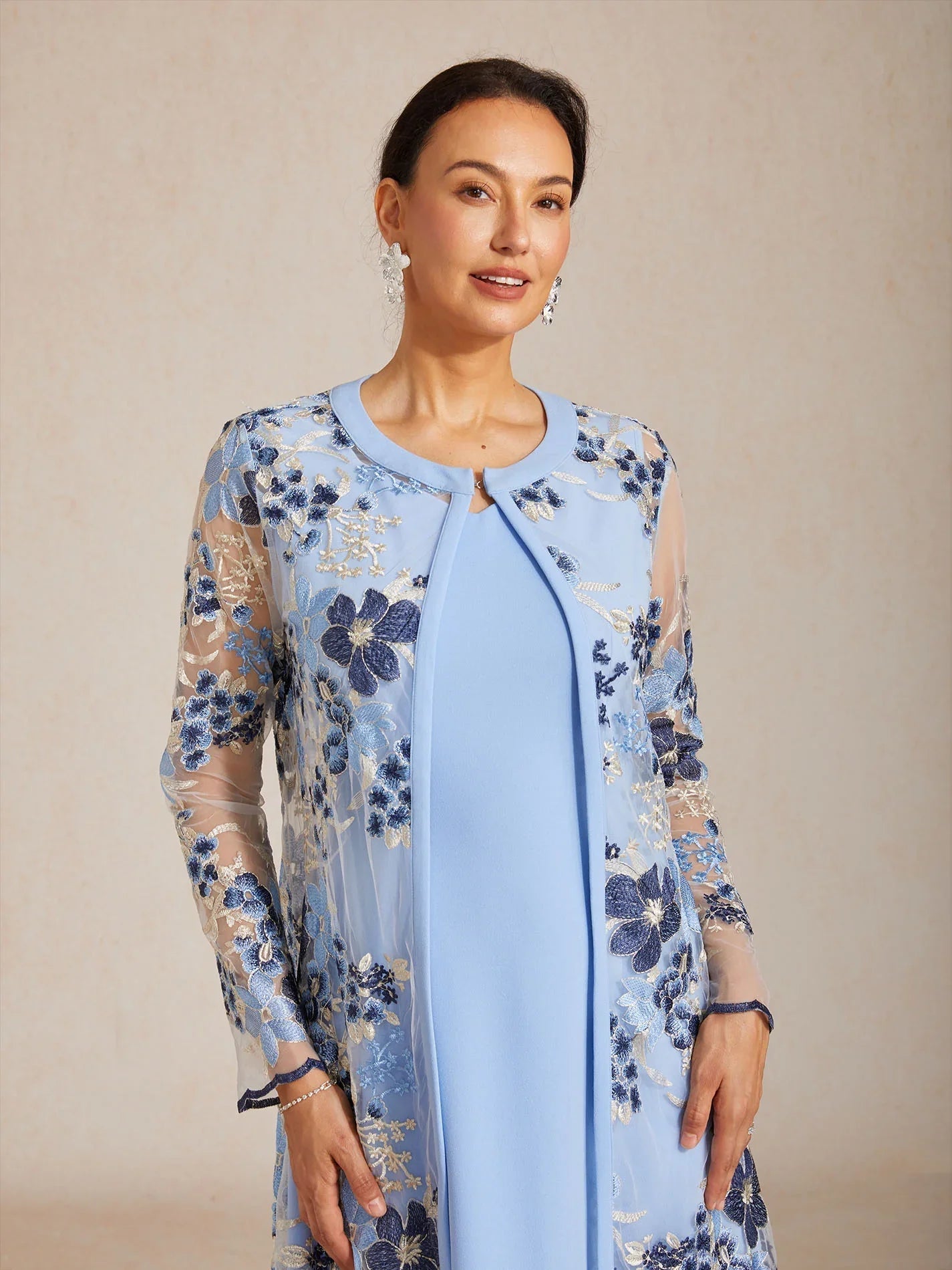 Conjunto de vestido floral bordado en encaje y tul - Nhaura
