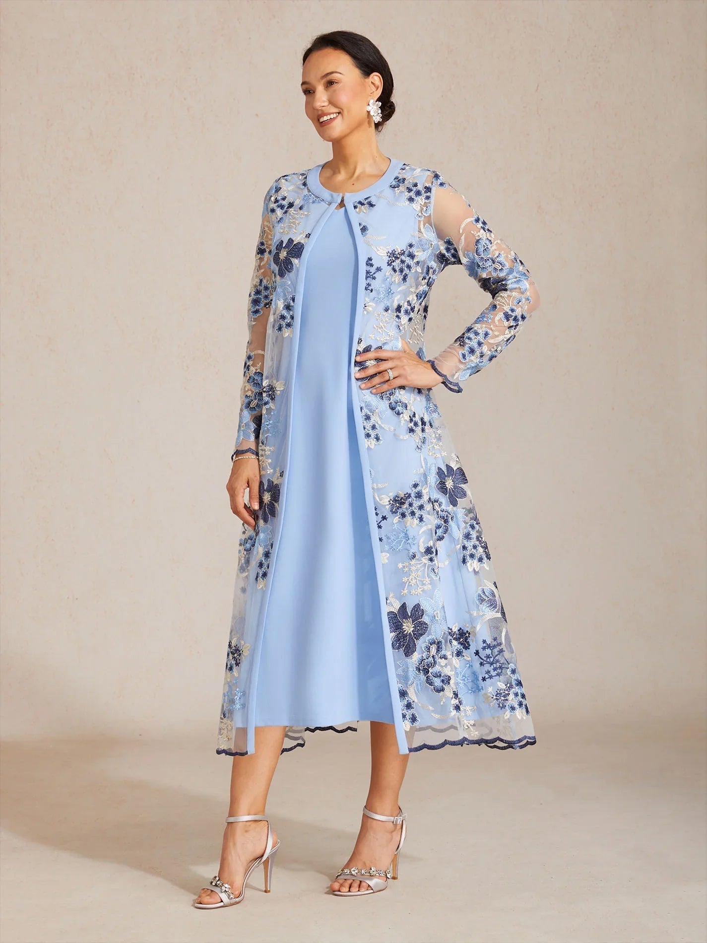 Conjunto de vestido floral bordado en encaje y tul - Nhaura