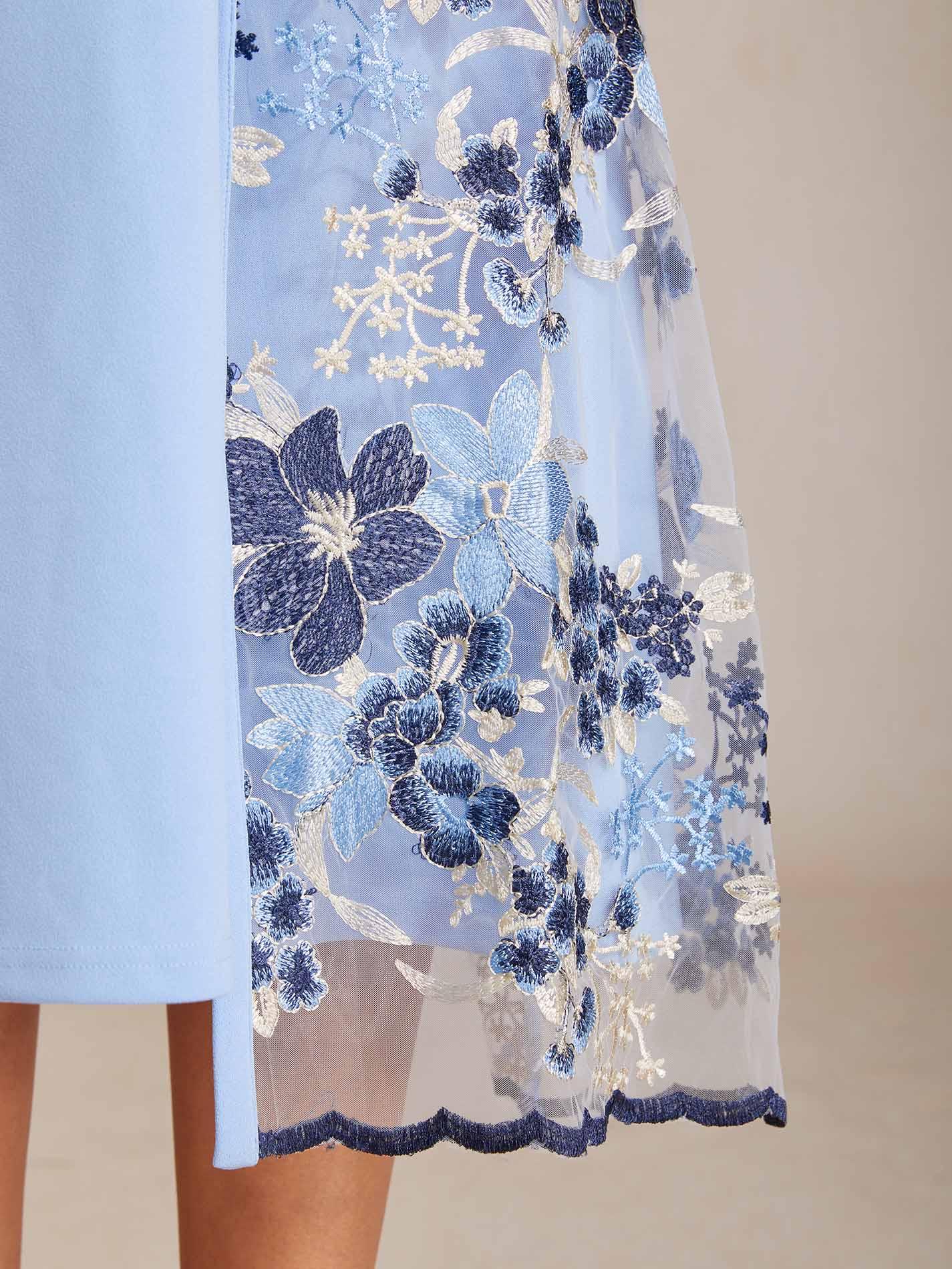 Conjunto de vestido floral bordado en encaje y tul - Nhaura