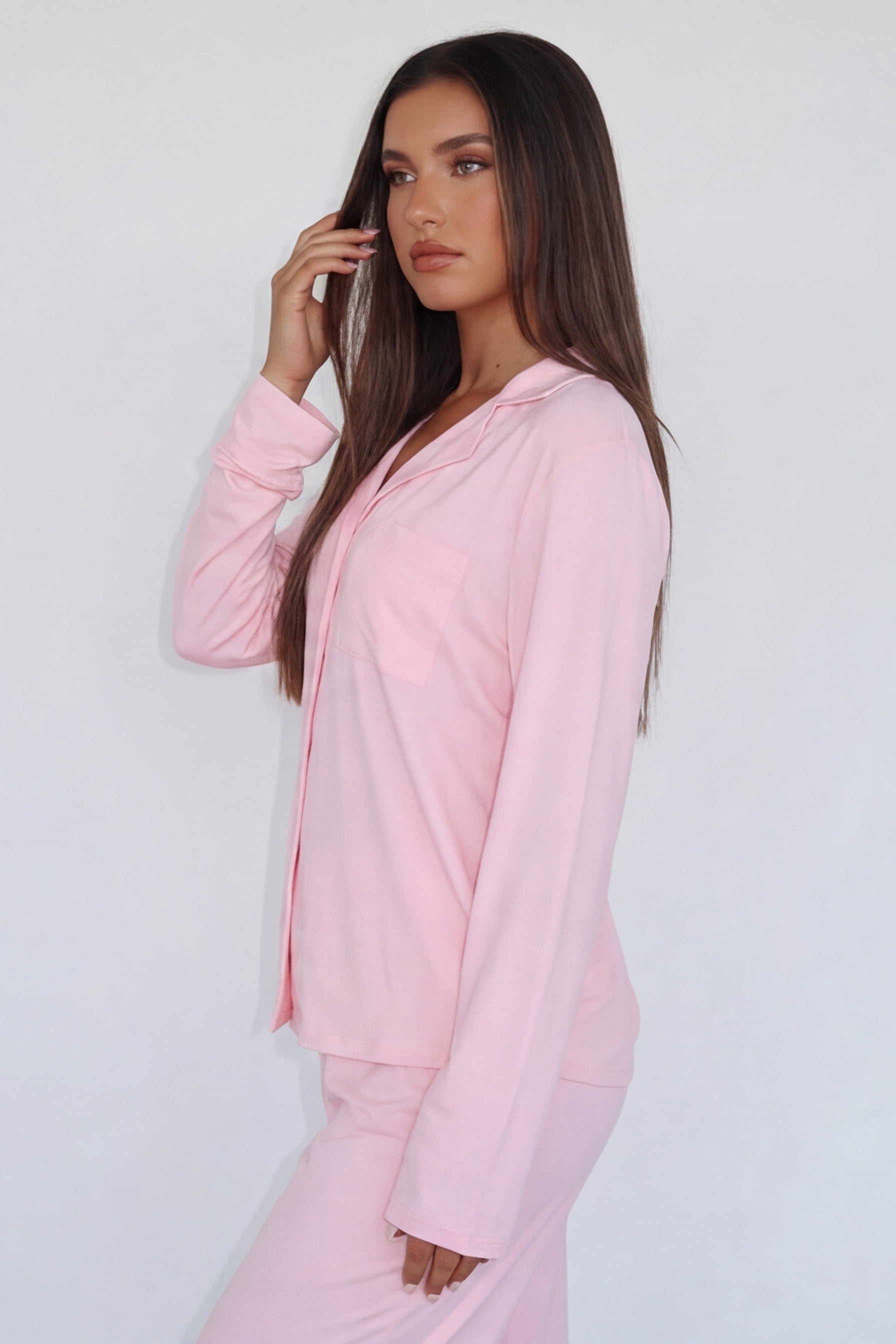 Conjunto de pijama rosa suave