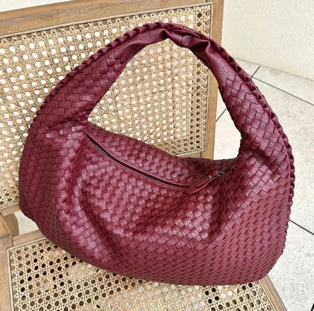 Bolso hobo trenzado elegante