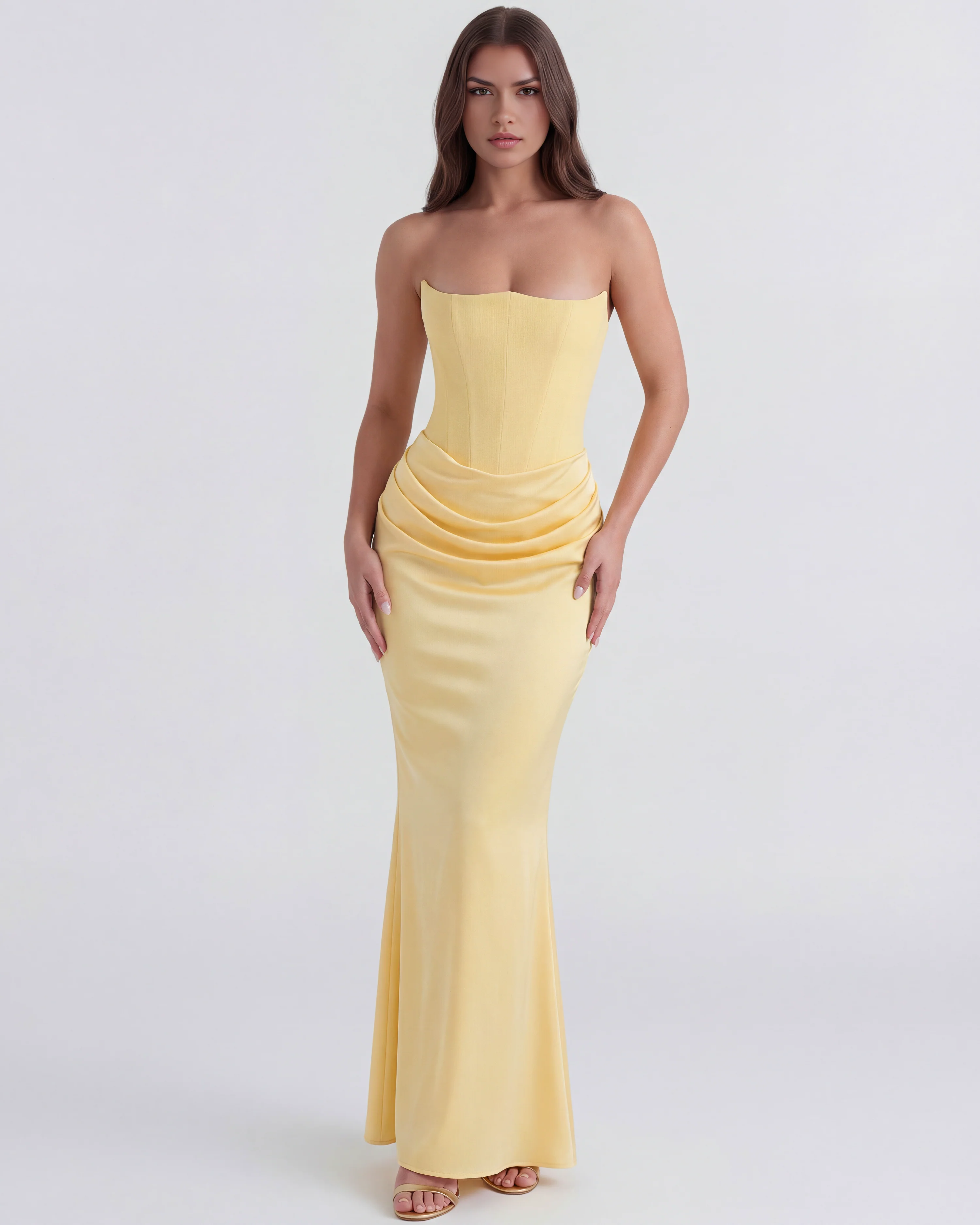 Vestido largo satinado con escote palabra de honor
