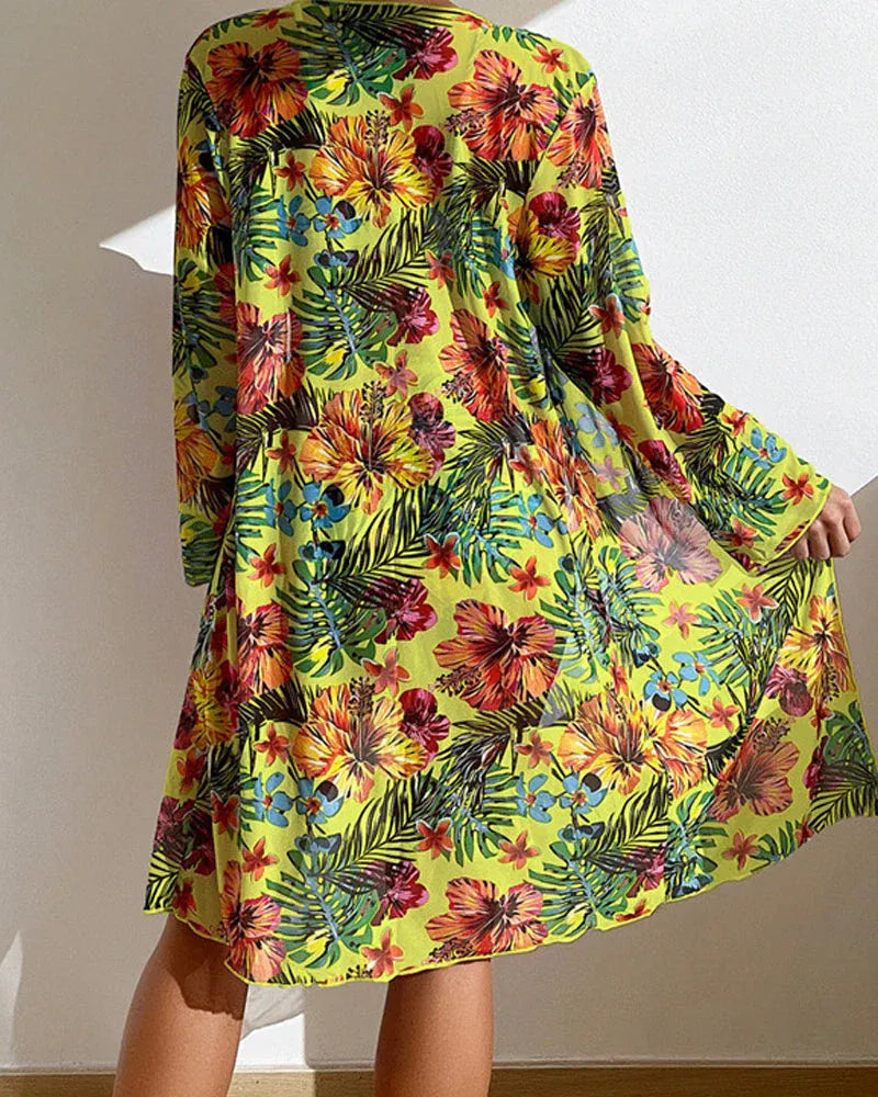 Conjunto bikini tropical con kimono fluido