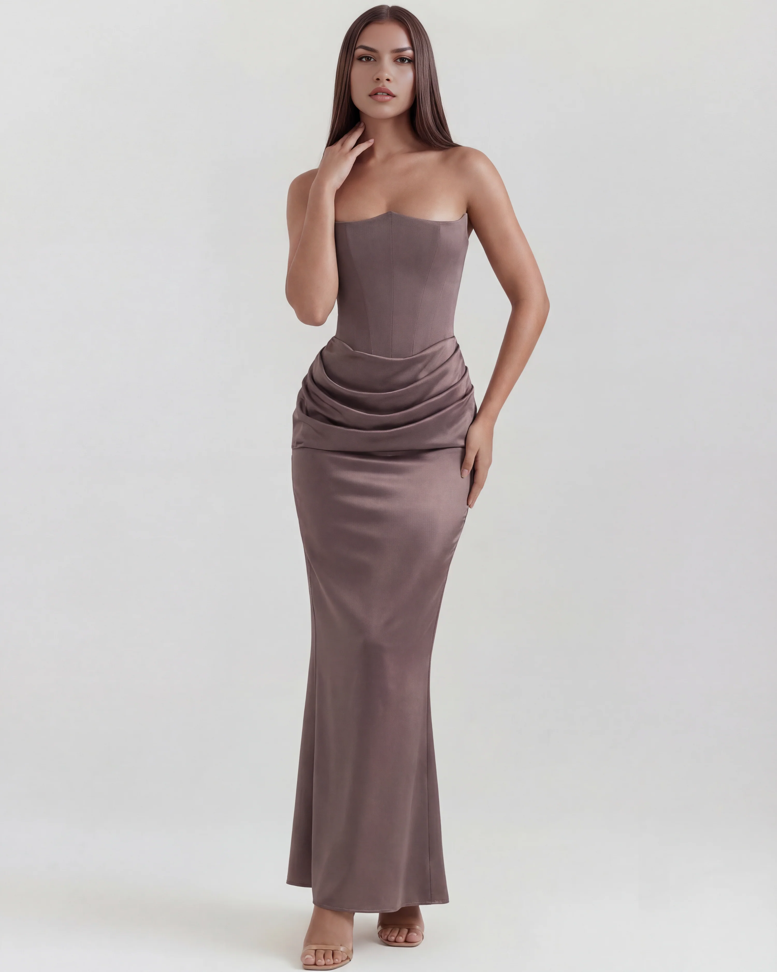 Vestido largo satinado con escote palabra de honor