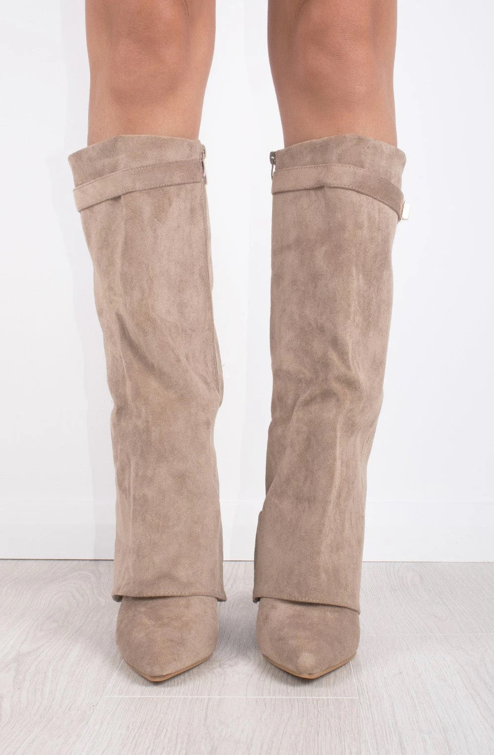Botas altas efecto ante elegantes