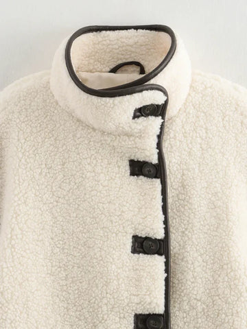 Chaqueta de lana con detalles negros