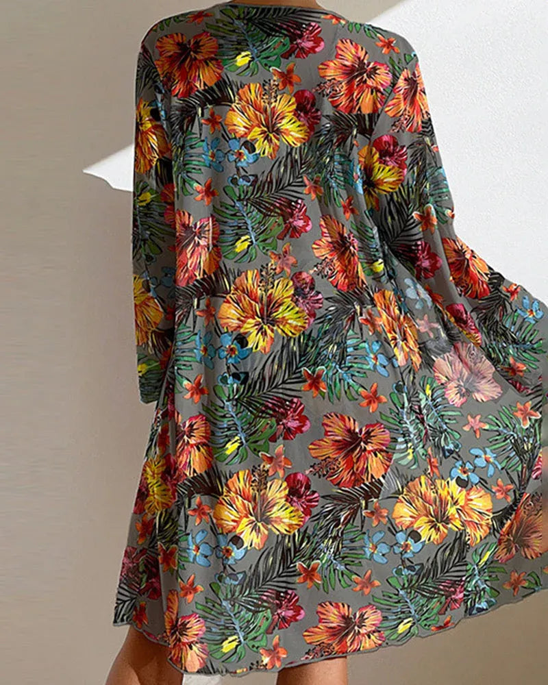 Conjunto bikini tropical con kimono fluido