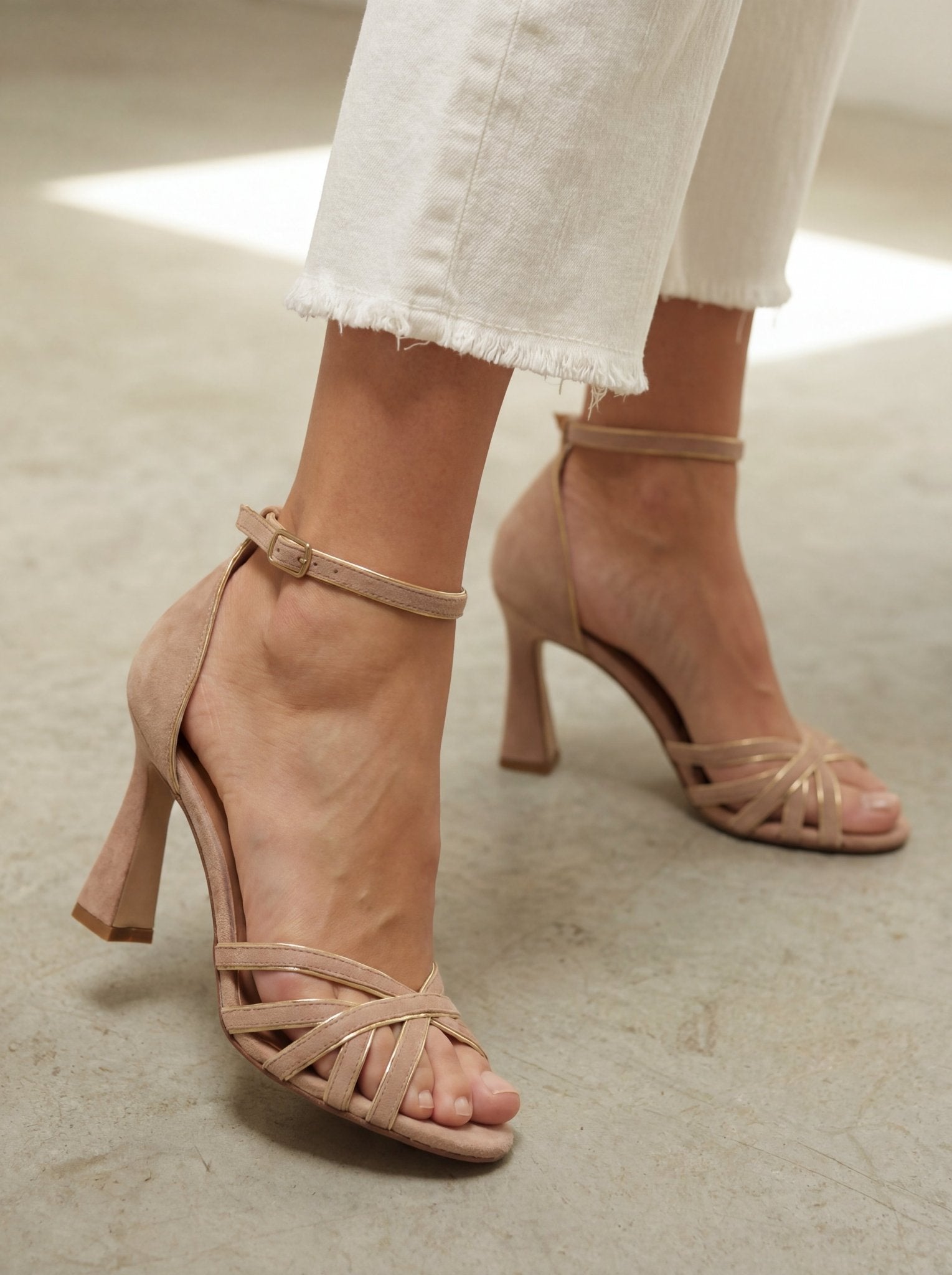 ROGUE™ | TACONES FINOS DE PUNTA REDONDA - Nhaura