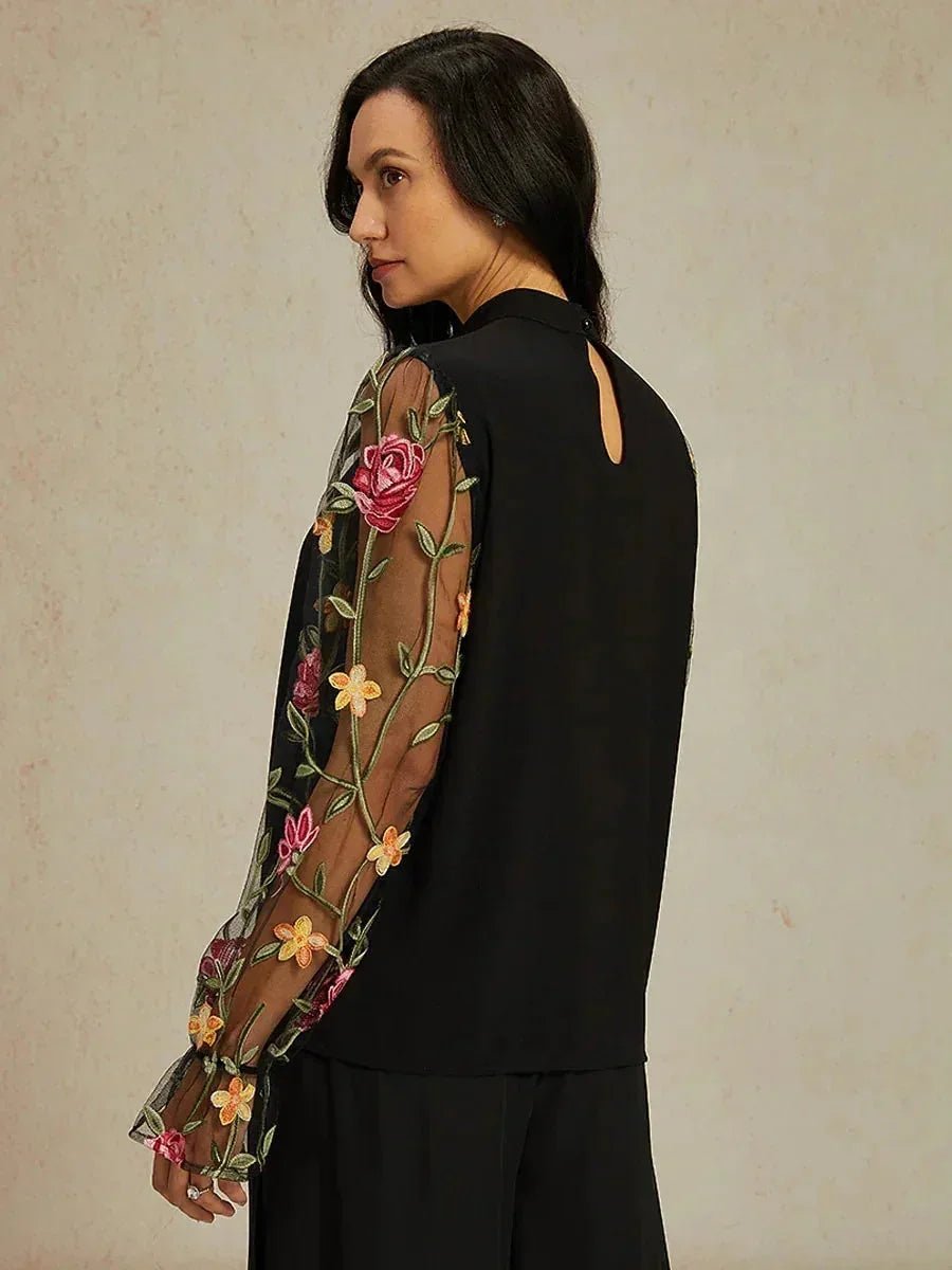 Top discreto de tul con bordado floral - Nhaura