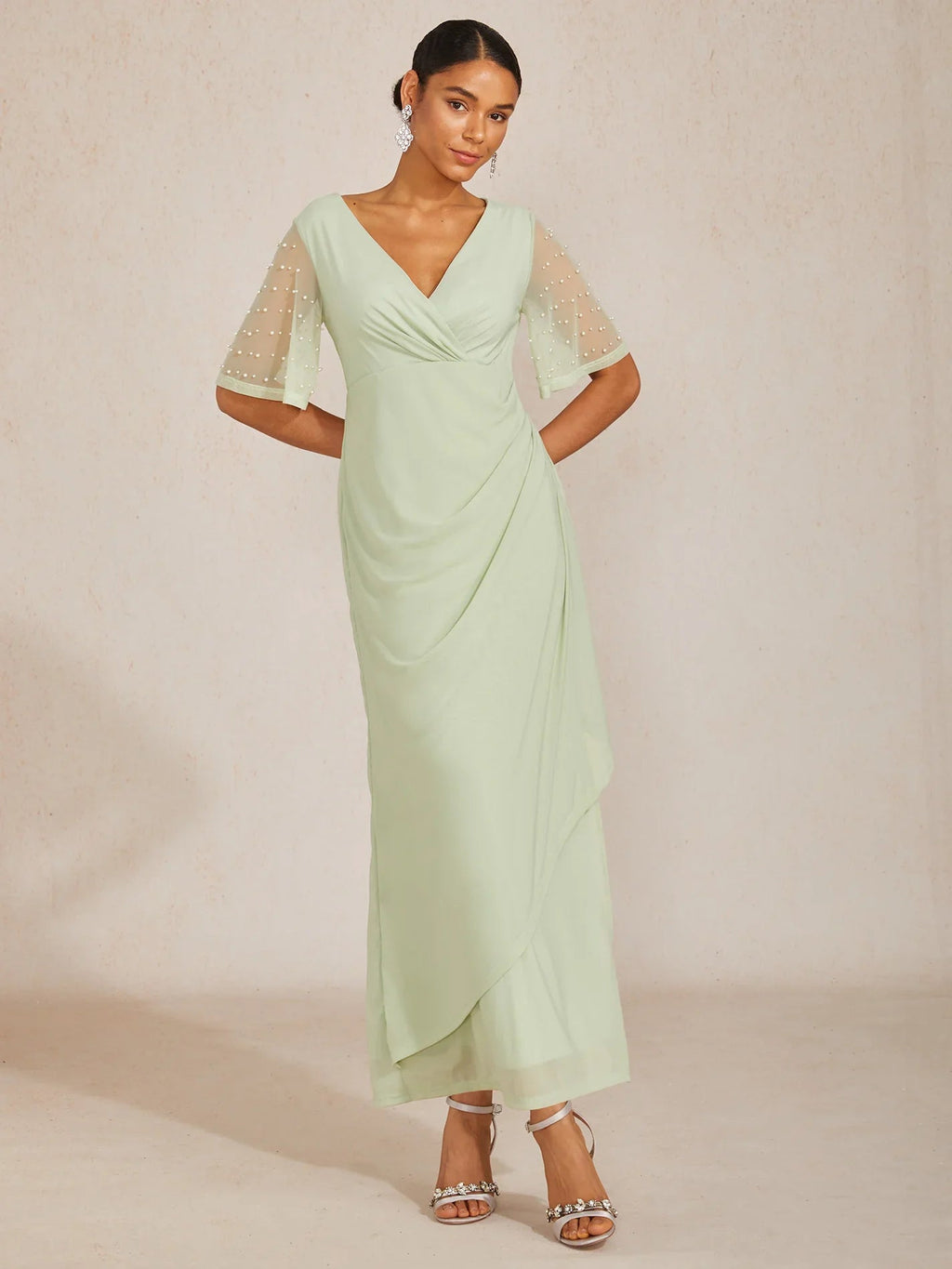 Vestido formal elegante con mangas fluidas adornadas - Nhaura