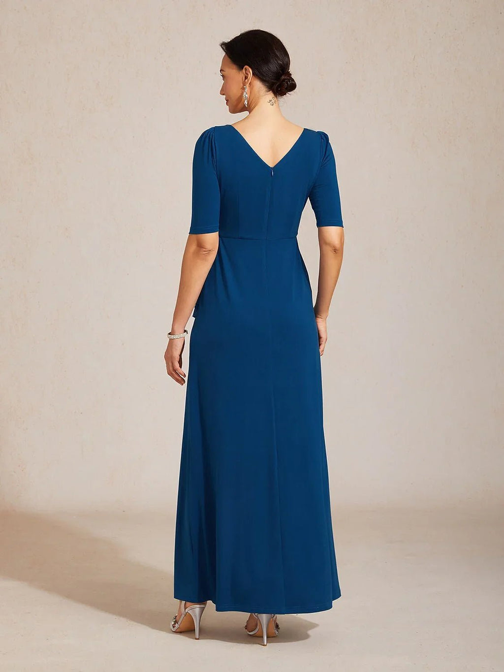 Vestido largo evasé con cuello barco, volantes y detalle de strass en el cuello - Nhaura