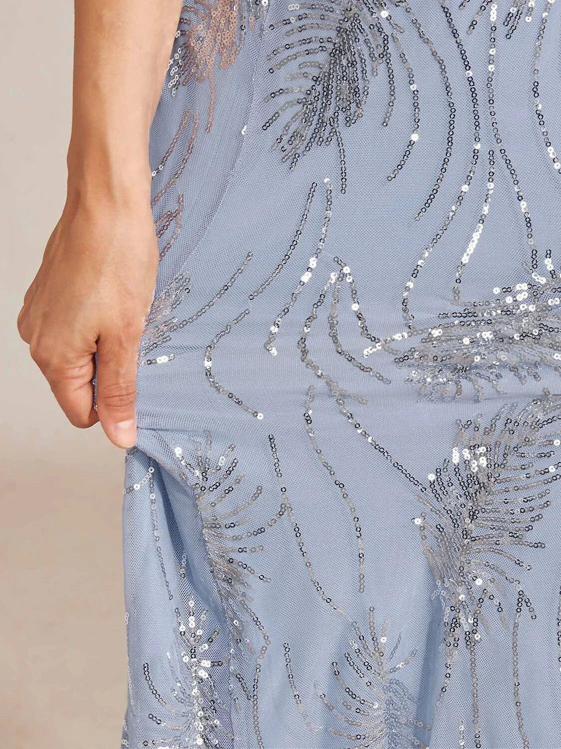 Vestido largo evasé de manga corta con detalle de tul y lentejuelas - Nhaura
