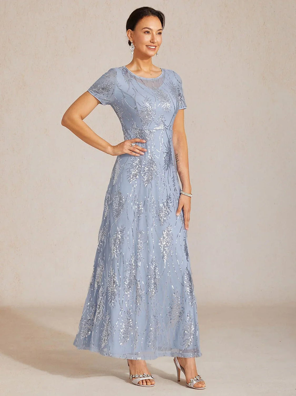 Vestido largo evasé de manga corta con detalle de tul y lentejuelas - Nhaura
