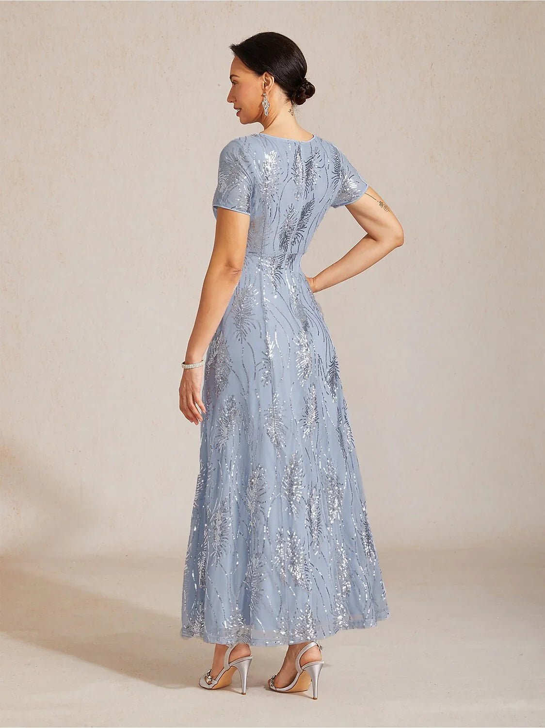 Vestido largo evasé de manga corta con detalle de tul y lentejuelas - Nhaura