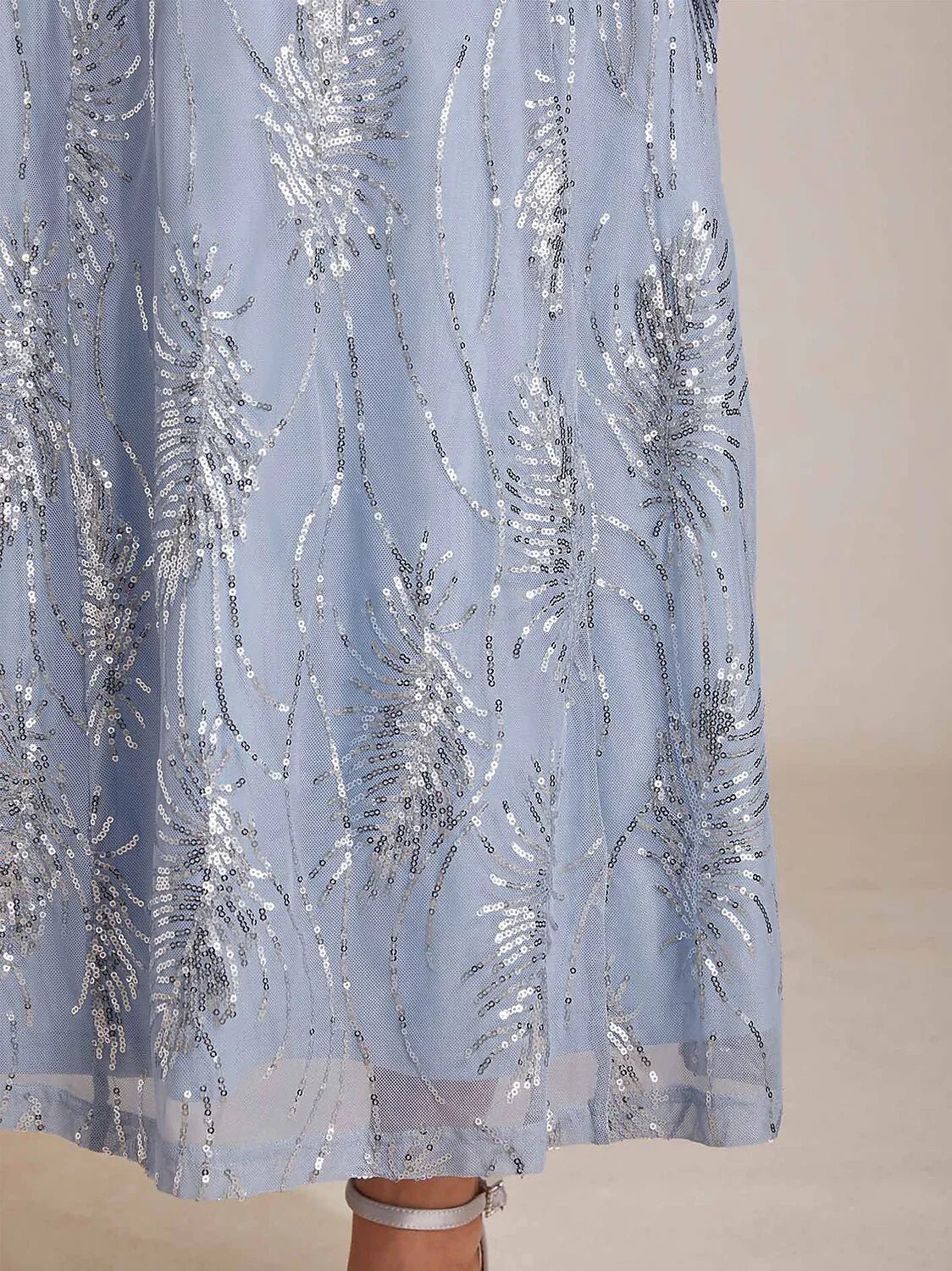 Vestido largo evasé de manga corta con detalle de tul y lentejuelas - Nhaura
