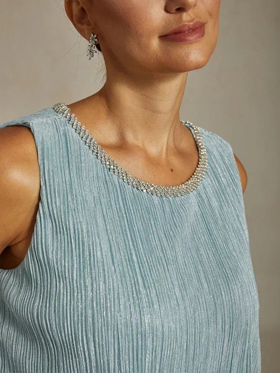 Vestido midi de gasa plisada metalizada con cuello redondo de pedrería - Nhaura