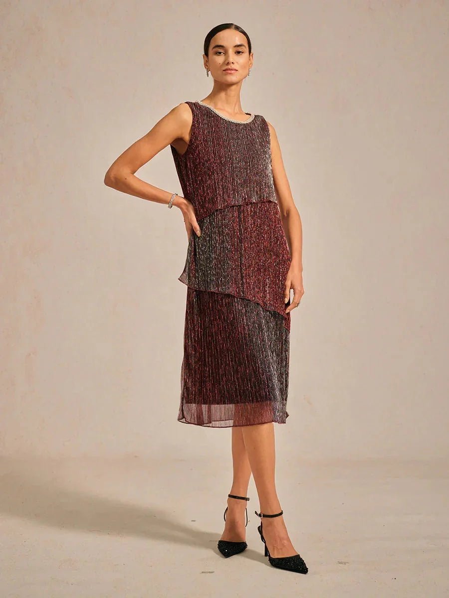 Vestido midi de gasa plisada metalizada con cuello redondo de pedrería - Nhaura