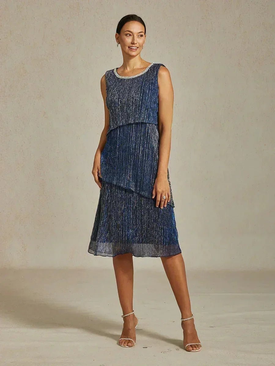 Vestido midi de gasa plisada metalizada con cuello redondo de pedrería - Nhaura