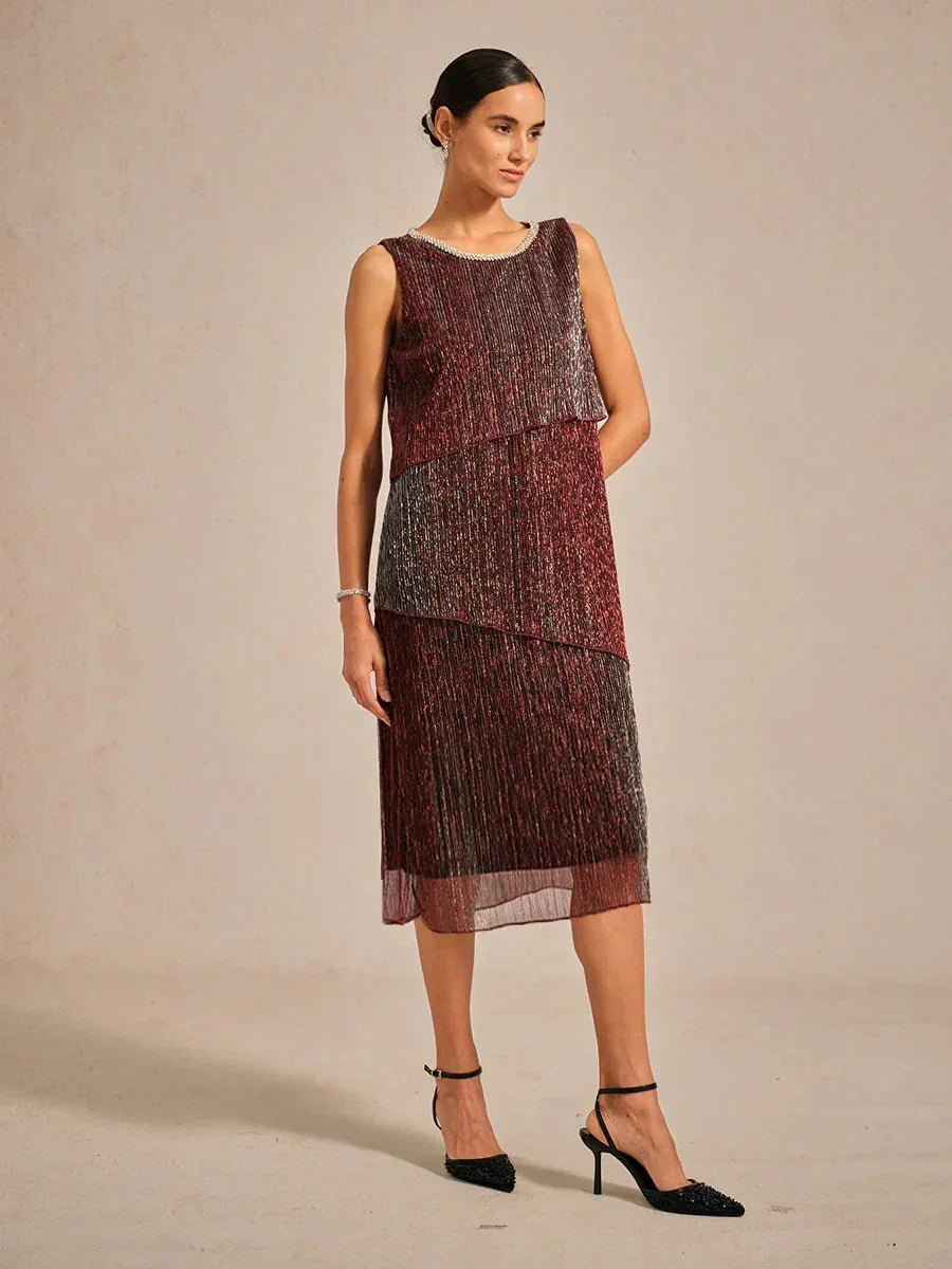 Vestido midi de gasa plisada metalizada con cuello redondo de pedrería - Nhaura
