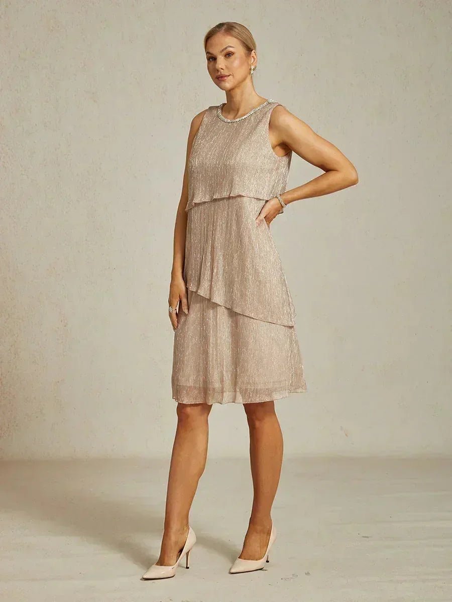 Vestido midi de gasa plisada metalizada con cuello redondo de pedrería - Nhaura